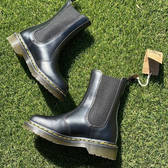 NWT DR MARTENS 2976 Hi Smooth Leather Chelsea Boots! - Picture 15 of 16